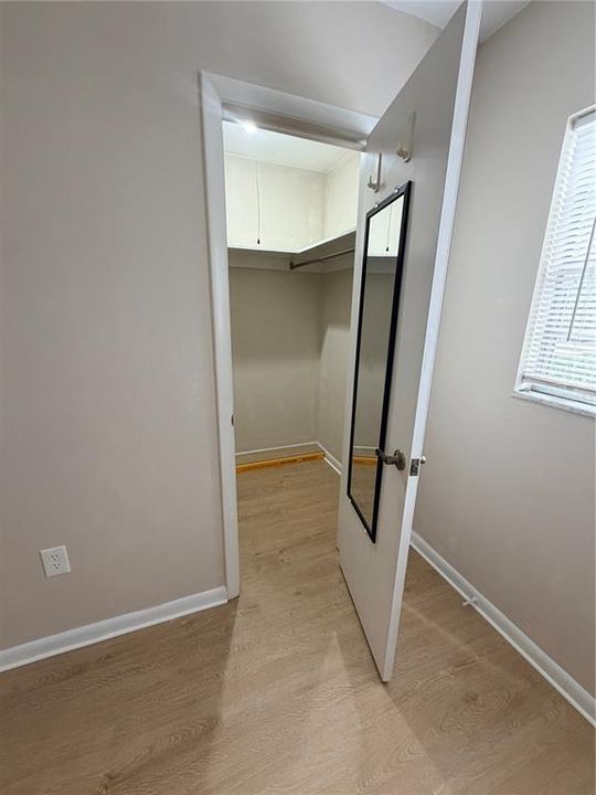 В аренду: $1,800 (2 спален, 1 ванн, 808 Квадратных фут)