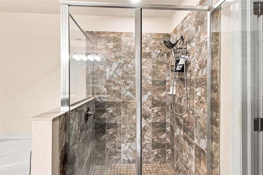 На продажу: $349,900 (4 спален, 2 ванн, 1762 Квадратных фут)