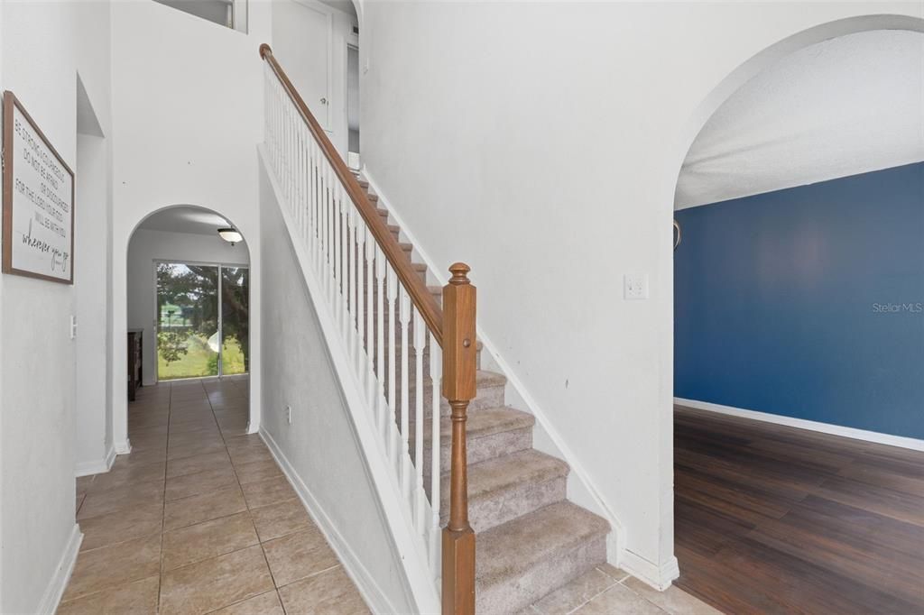 En Venta: $340,000 (4 camas, 2 baños, 2204 Pies cuadrados)