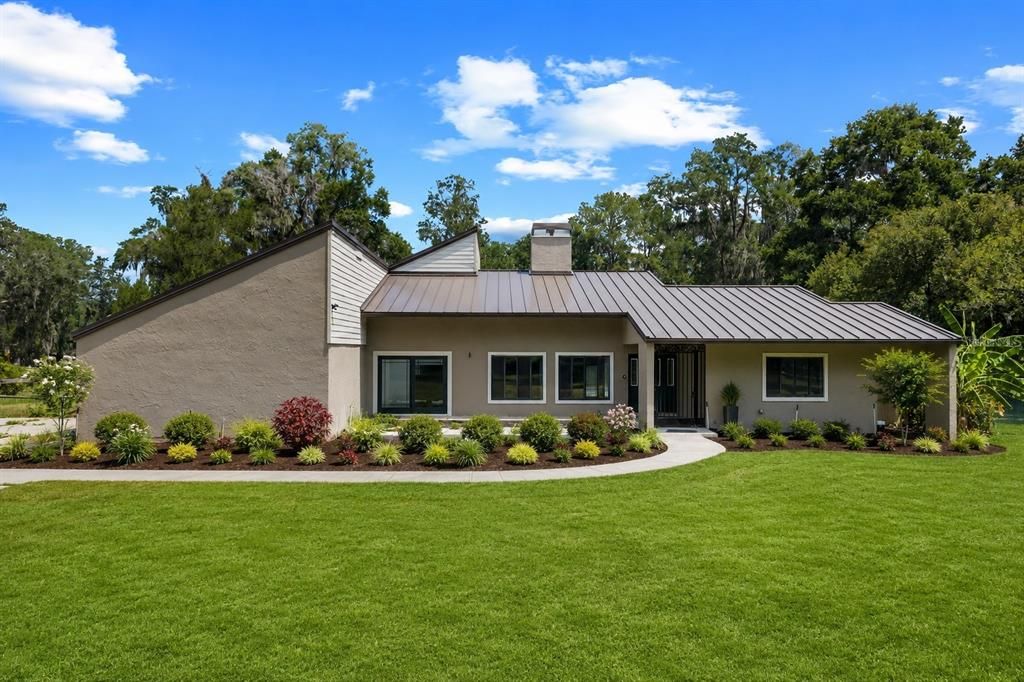For Sale: $800,000 (5 beds, 3 baths, 3349 Square Feet)