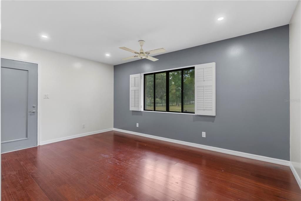 For Sale: $800,000 (5 beds, 3 baths, 3349 Square Feet)