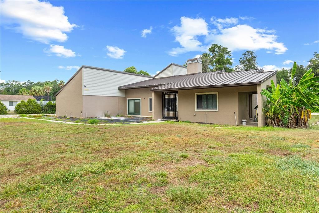 For Sale: $800,000 (5 beds, 3 baths, 3349 Square Feet)