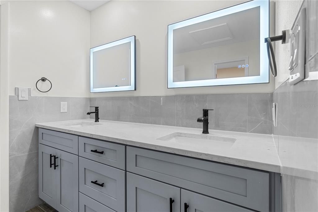 For Sale: $800,000 (5 beds, 3 baths, 3349 Square Feet)