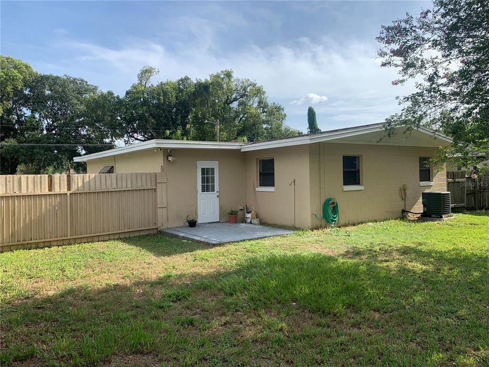 En Venta: $379,000 (4 camas, 2 baños, 1300 Pies cuadrados)