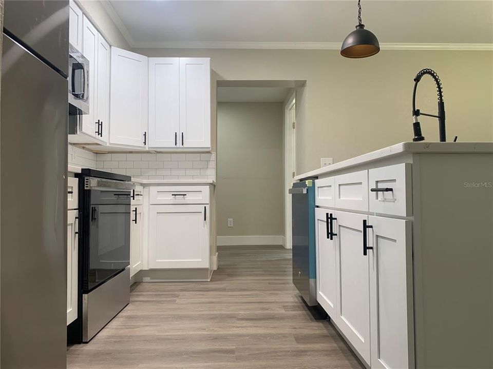 En Venta: $379,000 (4 camas, 2 baños, 1300 Pies cuadrados)