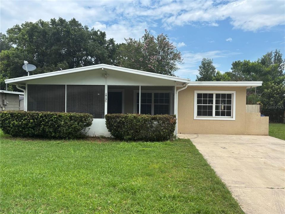 En Venta: $379,000 (4 camas, 2 baños, 1300 Pies cuadrados)
