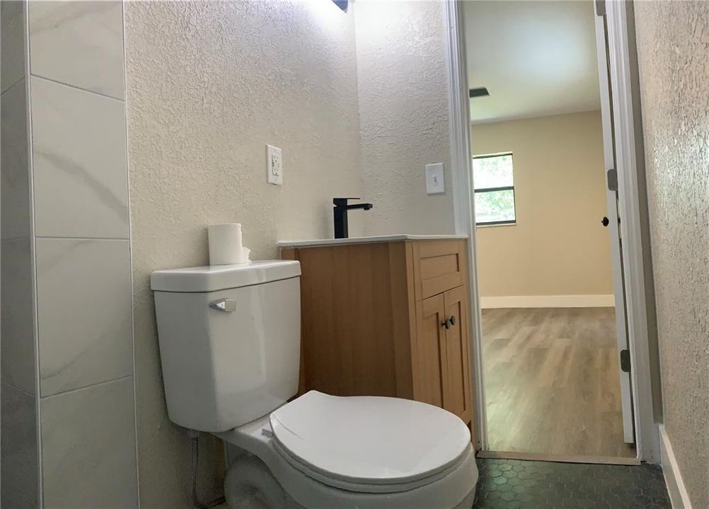 En Venta: $379,000 (4 camas, 2 baños, 1300 Pies cuadrados)
