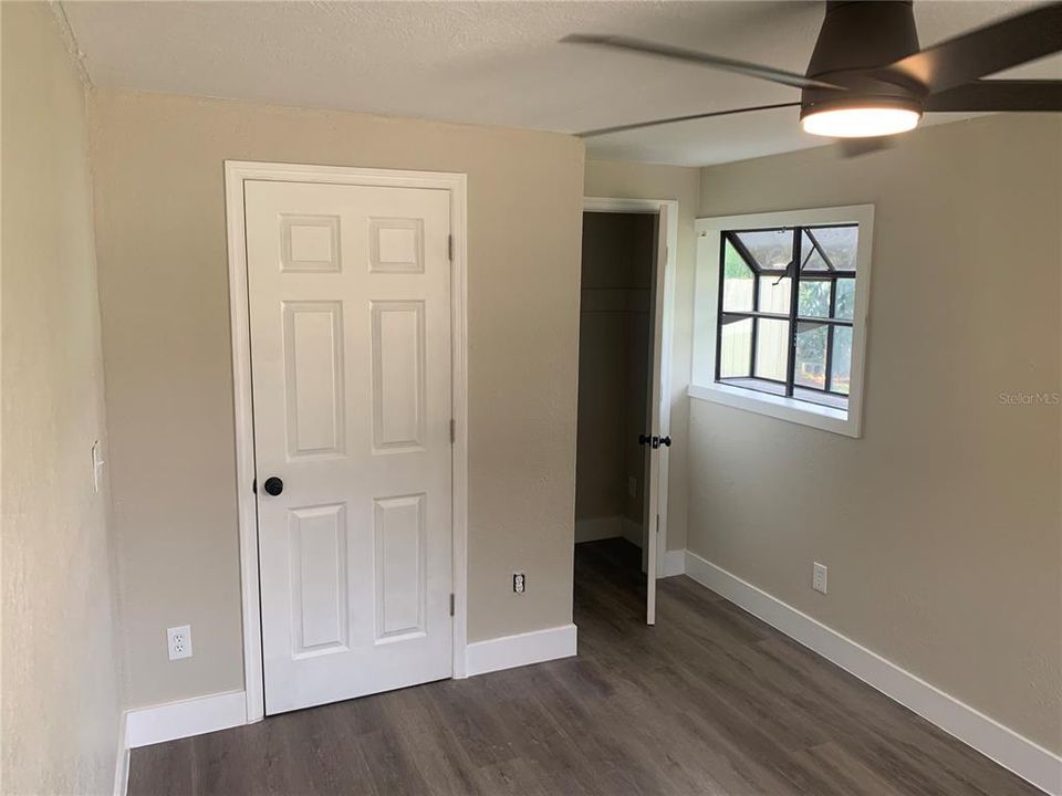 En Venta: $379,000 (4 camas, 2 baños, 1300 Pies cuadrados)