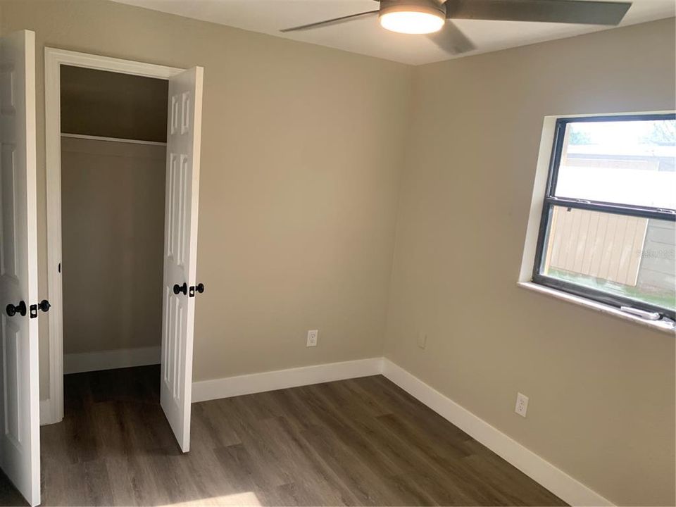 En Venta: $379,000 (4 camas, 2 baños, 1300 Pies cuadrados)