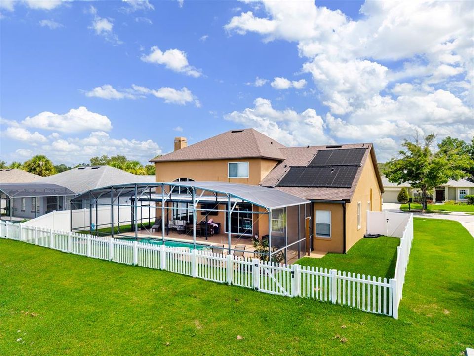 Activo con contrato: $730,000 (4 camas, 2 baños, 2762 Pies cuadrados)