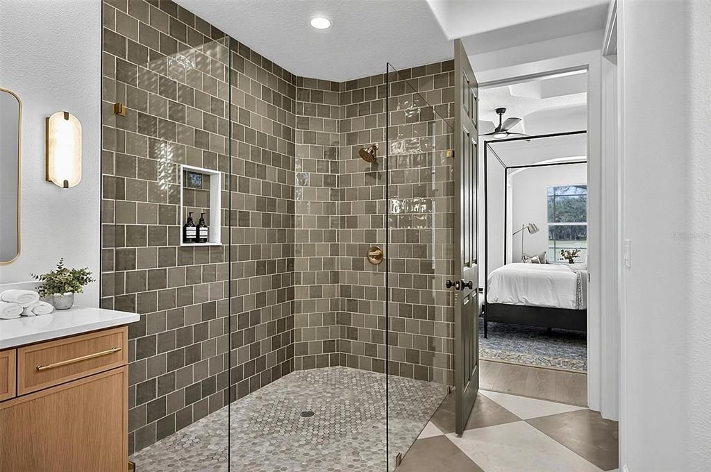 En Venta: $800,000 (4 camas, 2 baños, 2670 Pies cuadrados)