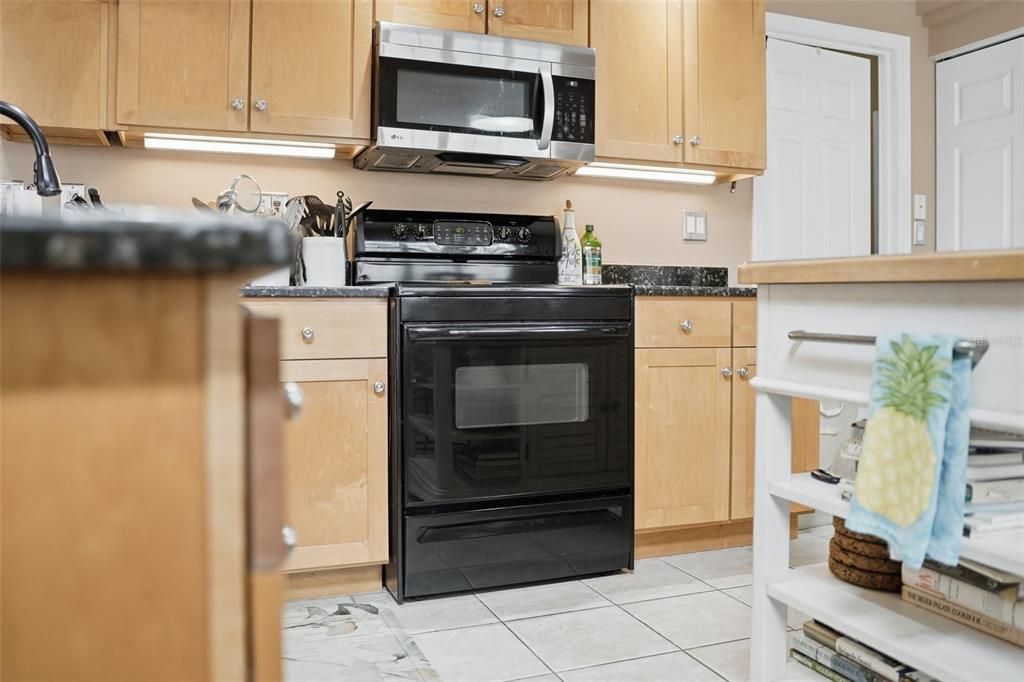 На продажу: $529,000 (3 спален, 2 ванн, 1720 Квадратных фут)