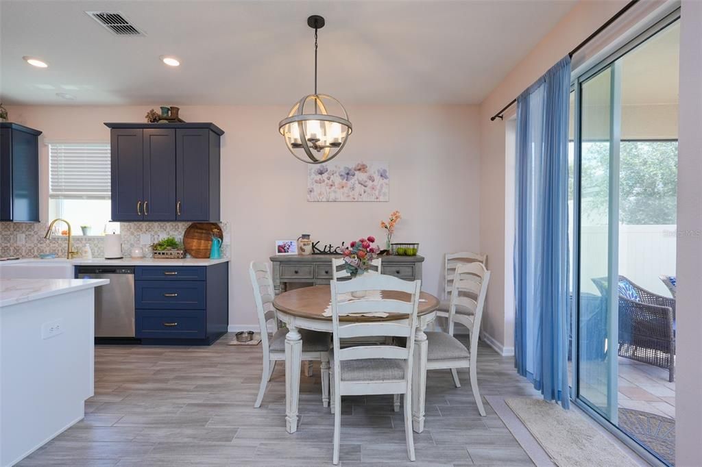На продажу: $398,000 (4 спален, 2 ванн, 1848 Квадратных фут)