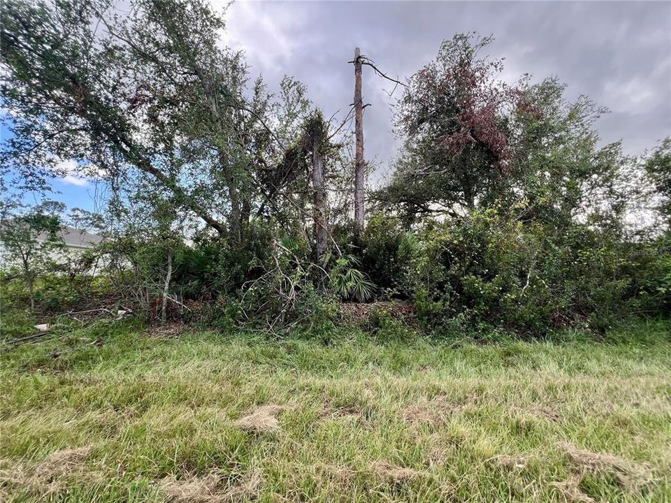На продажу: $27,000 (0.23 acres)