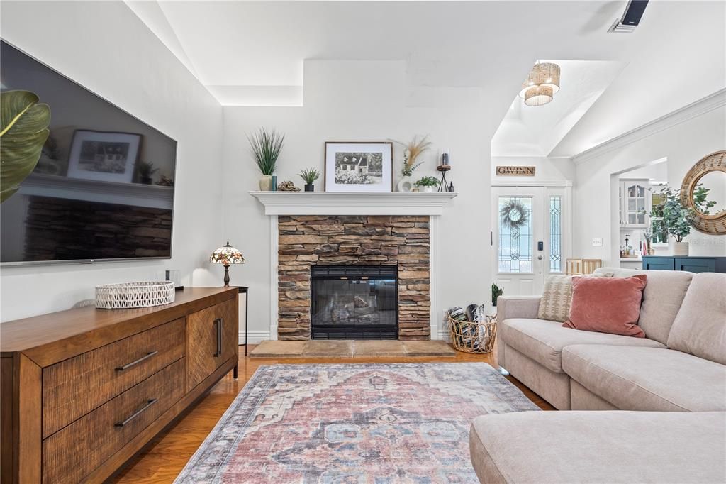 En Venta: $475,000 (3 camas, 2 baños, 1915 Pies cuadrados)