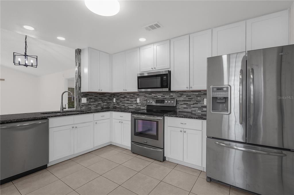 For Sale: $345,000 (2 beds, 2 baths, 1288 Square Feet)