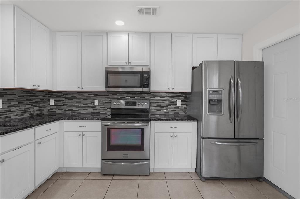 For Sale: $345,000 (2 beds, 2 baths, 1288 Square Feet)