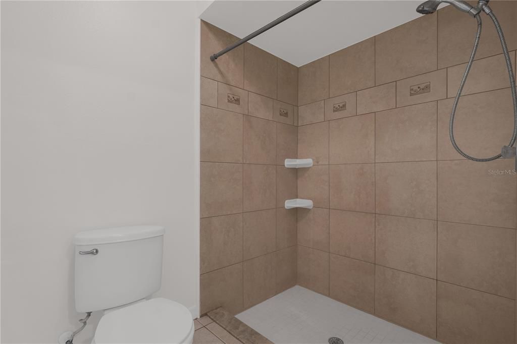 For Sale: $345,000 (2 beds, 2 baths, 1288 Square Feet)