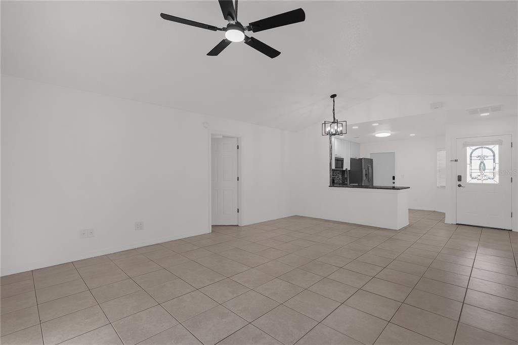 For Sale: $345,000 (2 beds, 2 baths, 1288 Square Feet)