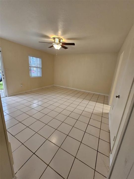 En Venta: $289,000 (6 camas, 0 baños, 2104 Pies cuadrados)