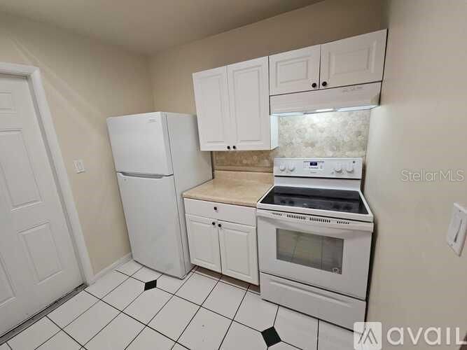 En Venta: $289,000 (6 camas, 0 baños, 2104 Pies cuadrados)