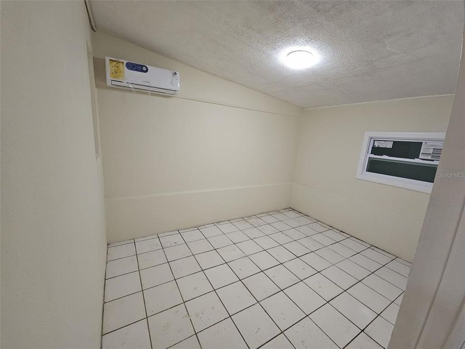 En Venta: $289,000 (6 camas, 0 baños, 2104 Pies cuadrados)