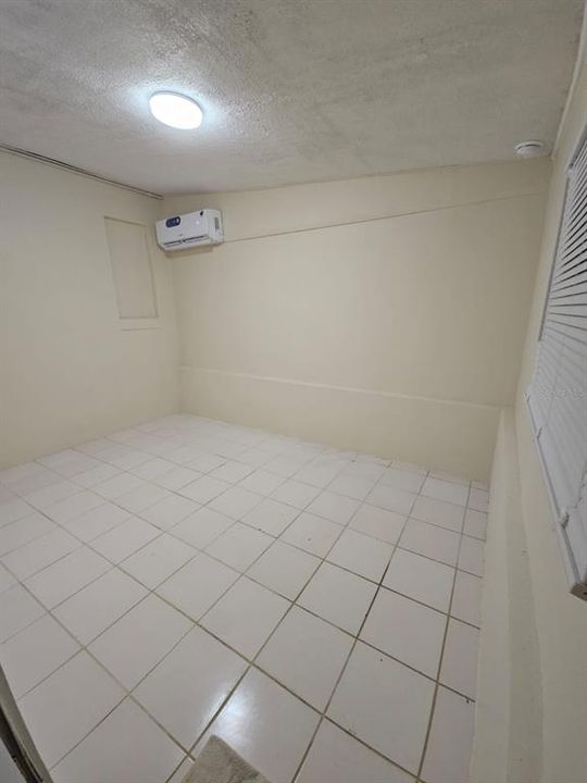 En Venta: $289,000 (6 camas, 0 baños, 2104 Pies cuadrados)