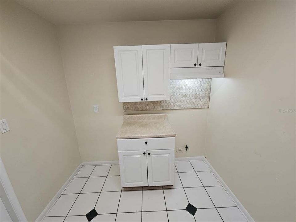 En Venta: $289,000 (6 camas, 0 baños, 2104 Pies cuadrados)