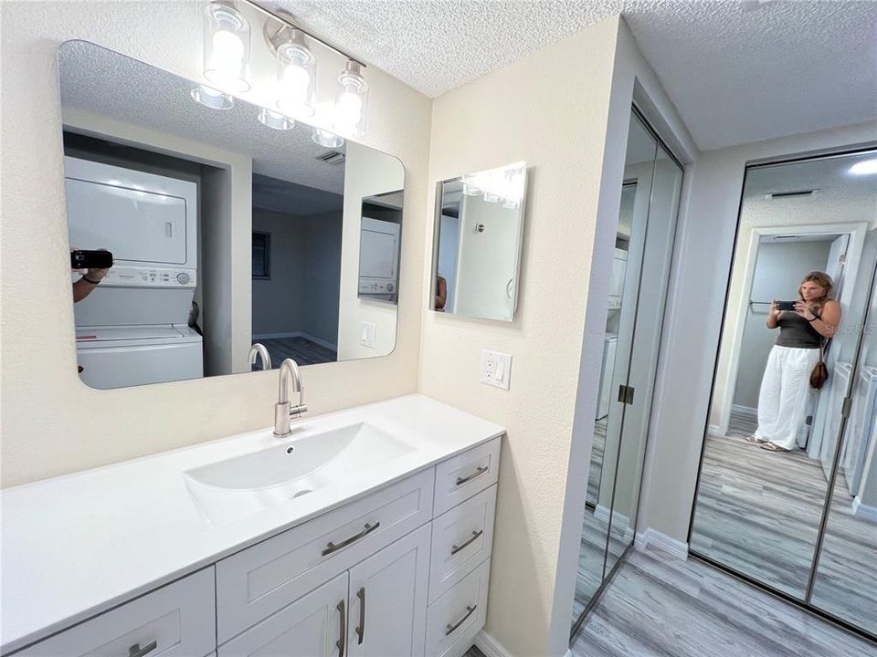 For Rent: $1,300 (2 beds, 2 baths, 825 Square Feet)