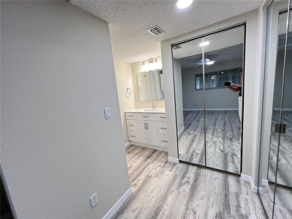 For Rent: $1,300 (2 beds, 2 baths, 825 Square Feet)