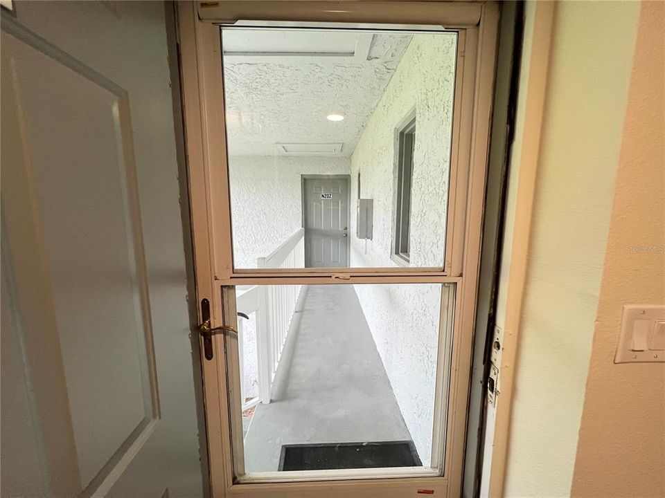 For Rent: $1,300 (2 beds, 2 baths, 825 Square Feet)