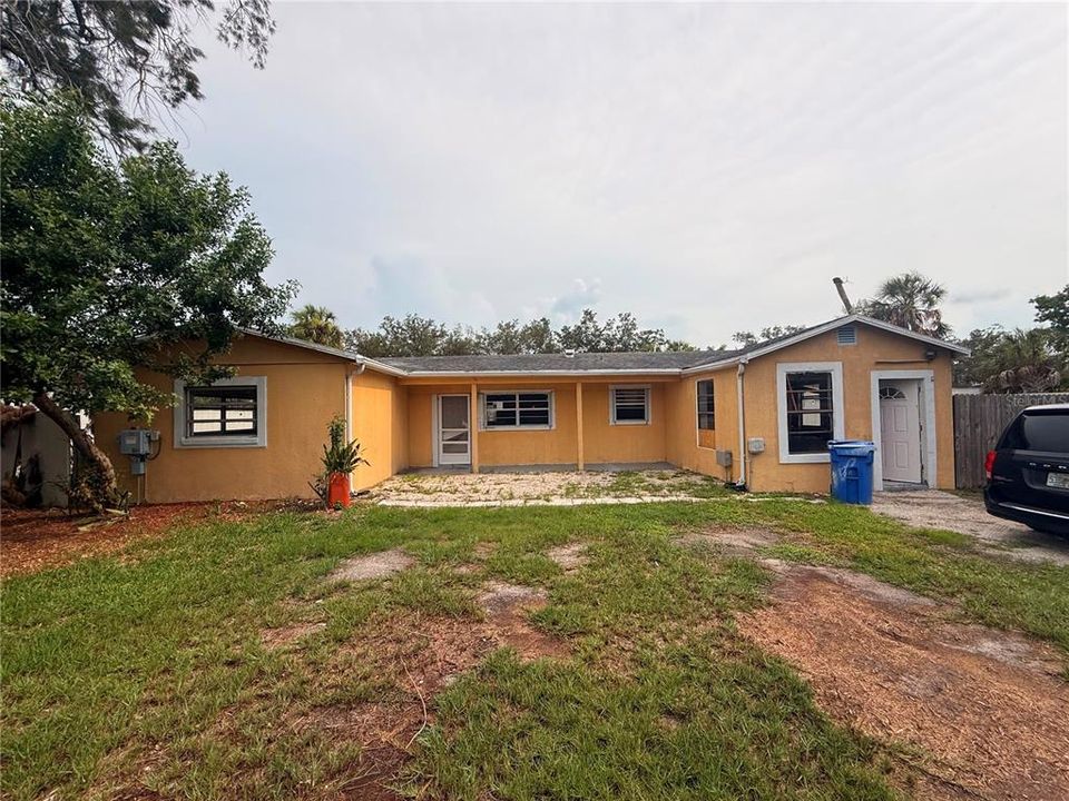 En Venta: $230,000 (3 camas, 2 baños, 1657 Pies cuadrados)