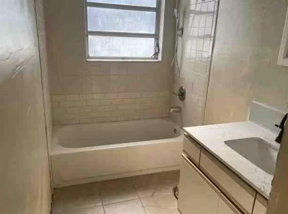 En Venta: $230,000 (3 camas, 2 baños, 1657 Pies cuadrados)