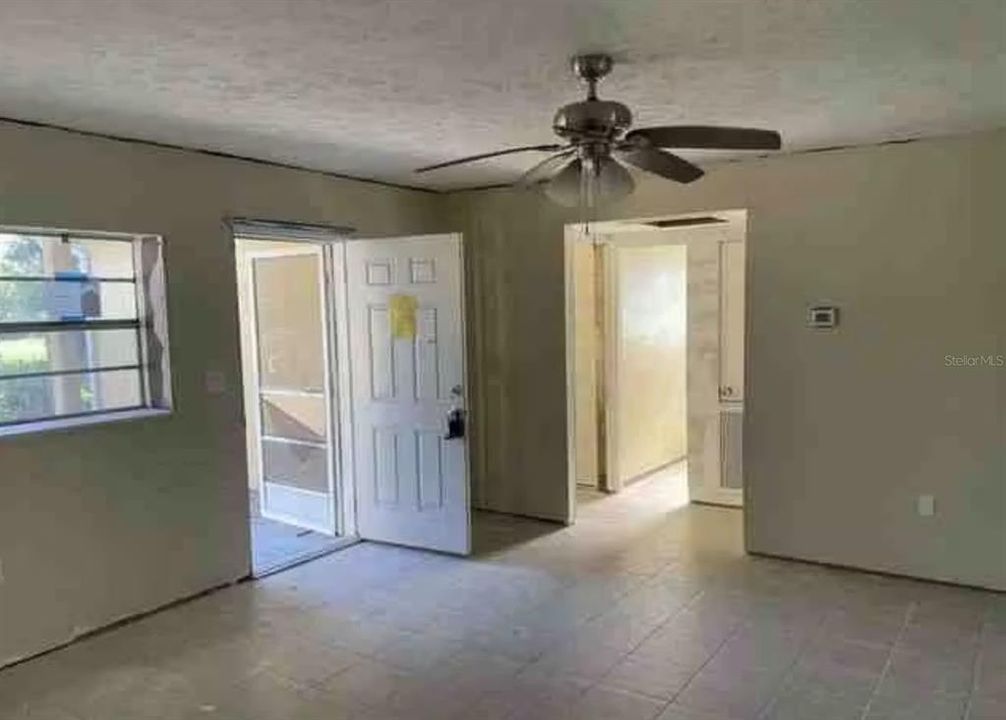 En Venta: $230,000 (3 camas, 2 baños, 1657 Pies cuadrados)