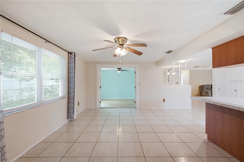 For Sale: $299,900 (2 beds, 2 baths, 1480 Square Feet)