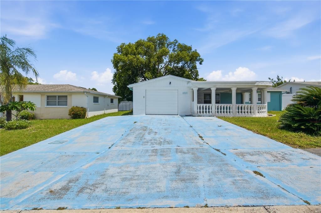 For Sale: $299,900 (2 beds, 2 baths, 1480 Square Feet)