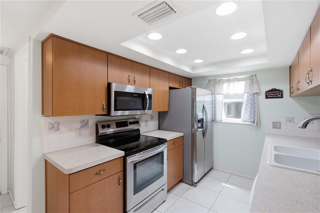 For Sale: $299,900 (2 beds, 2 baths, 1480 Square Feet)