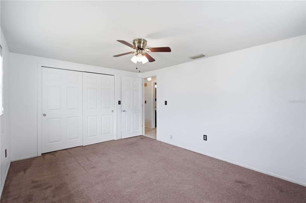 For Sale: $299,900 (2 beds, 2 baths, 1480 Square Feet)
