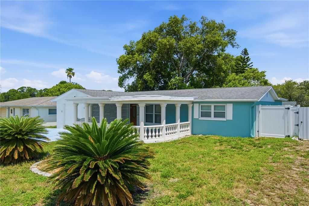 For Sale: $299,900 (2 beds, 2 baths, 1480 Square Feet)