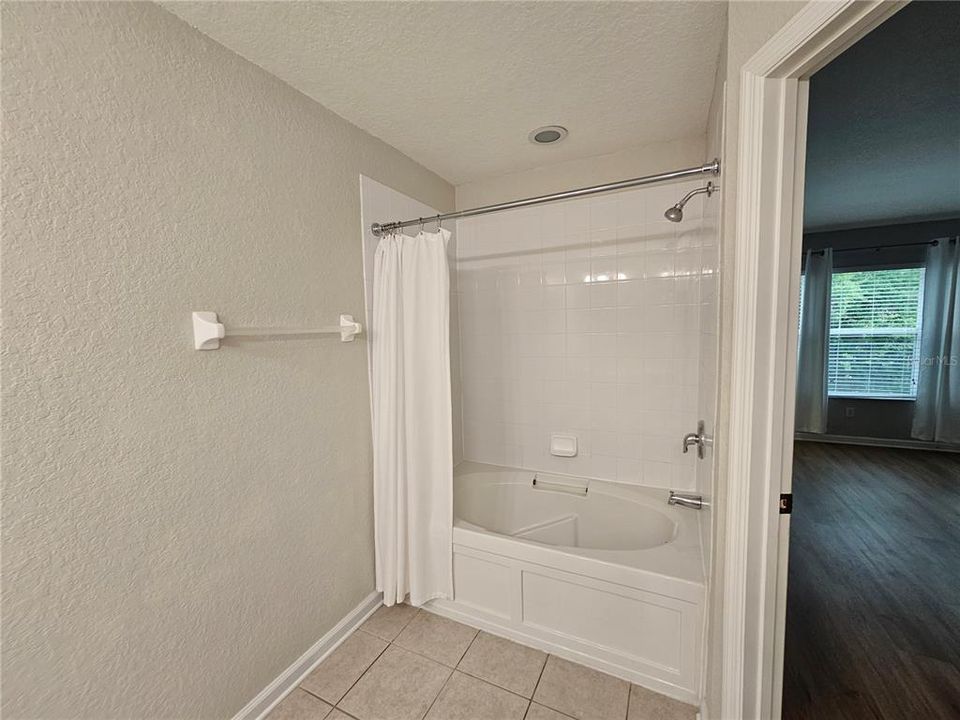 En Renta: $2,495 (3 camas, 2 baños, 1687 Pies cuadrados)