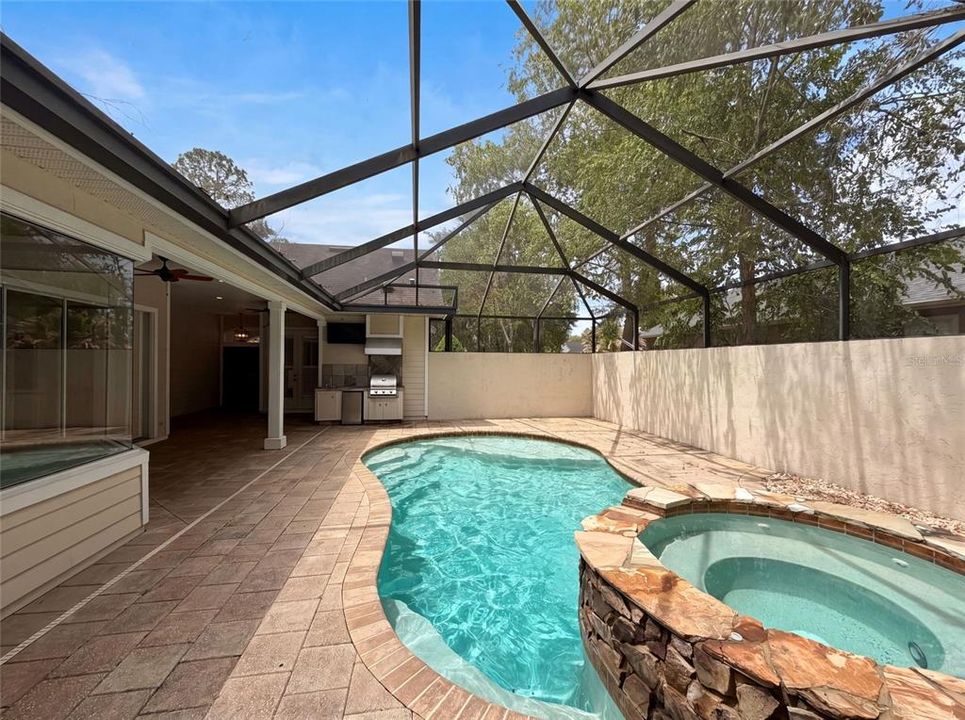 En Venta: $690,000 (4 camas, 3 baños, 3003 Pies cuadrados)