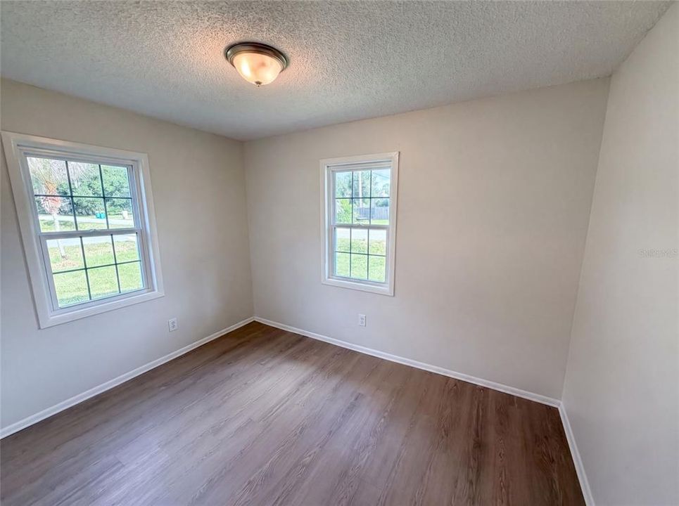For Sale: $221,000 (3 beds, 1 baths, 1090 Square Feet)
