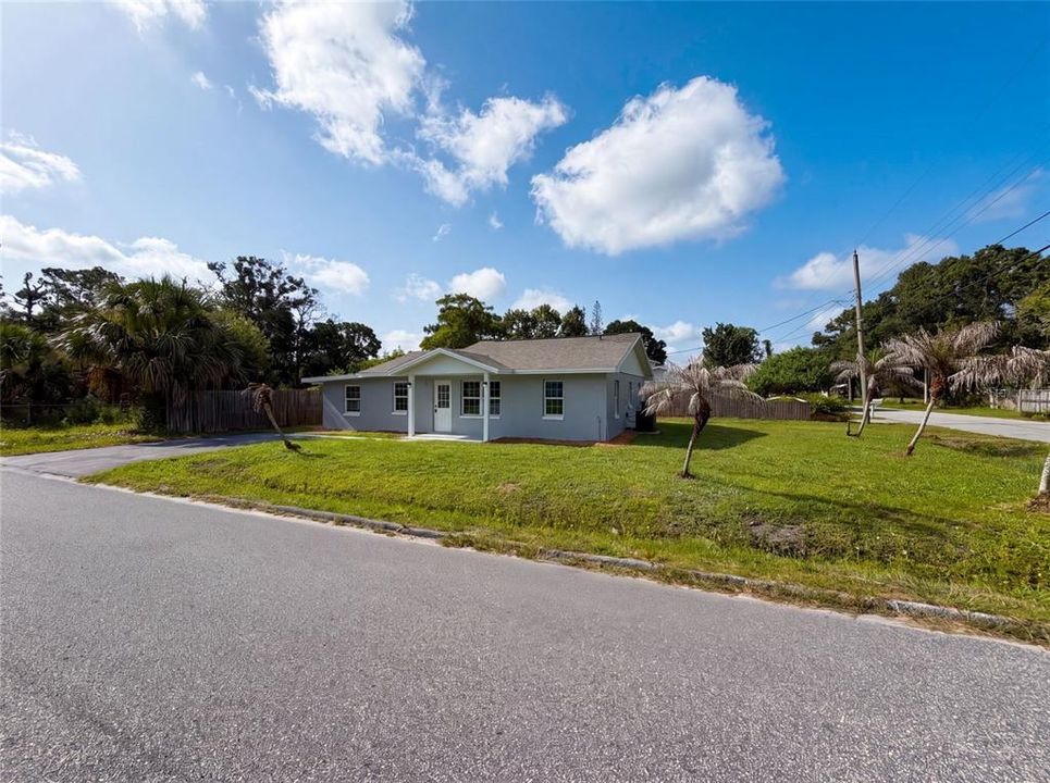 For Sale: $221,000 (3 beds, 1 baths, 1090 Square Feet)