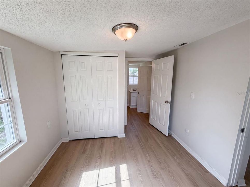For Sale: $221,000 (3 beds, 1 baths, 1090 Square Feet)