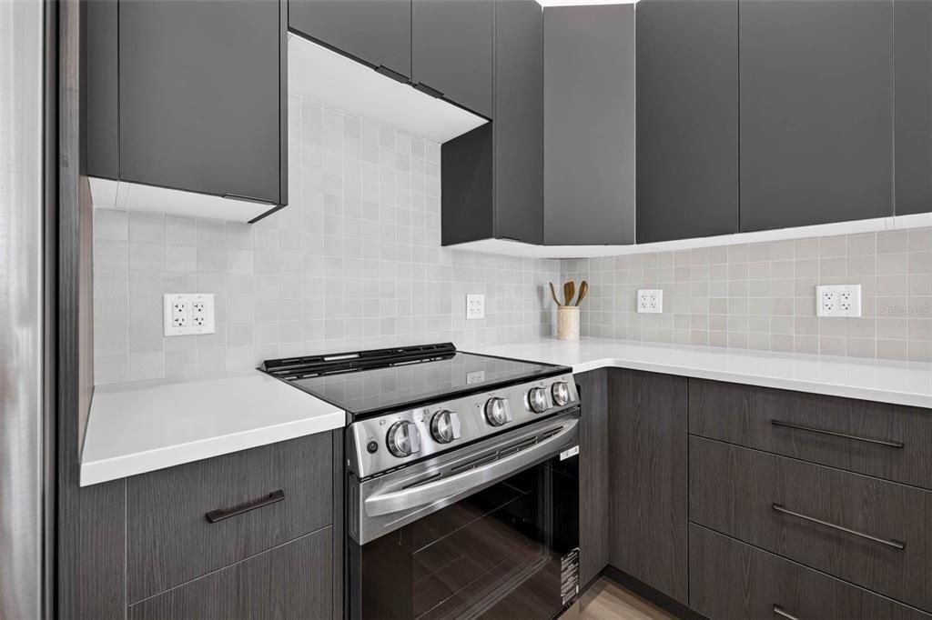На продажу: $699,900 (3 спален, 2 ванн, 1592 Квадратных фут)