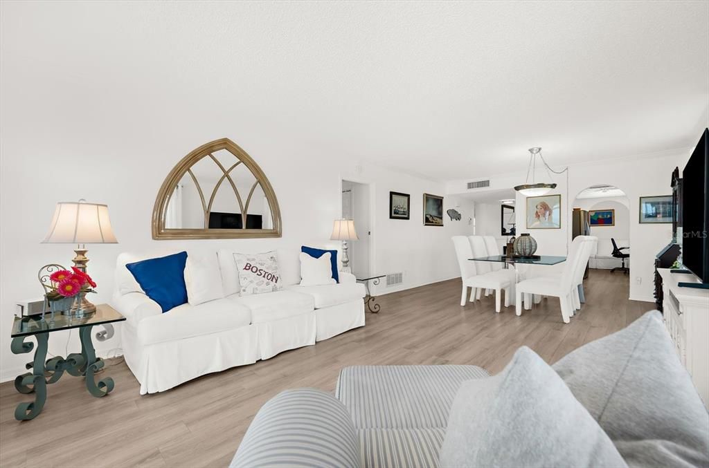 En Venta: $825,000 (2 camas, 2 baños, 1266 Pies cuadrados)