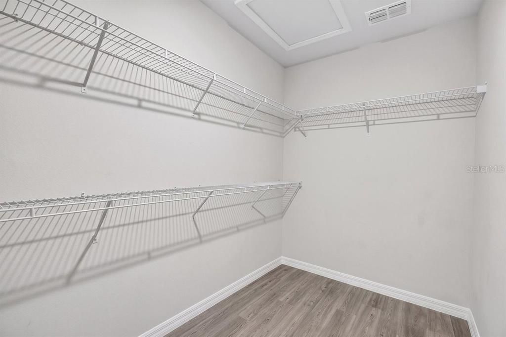 En Venta: $339,000 (4 camas, 2 baños, 1617 Pies cuadrados)