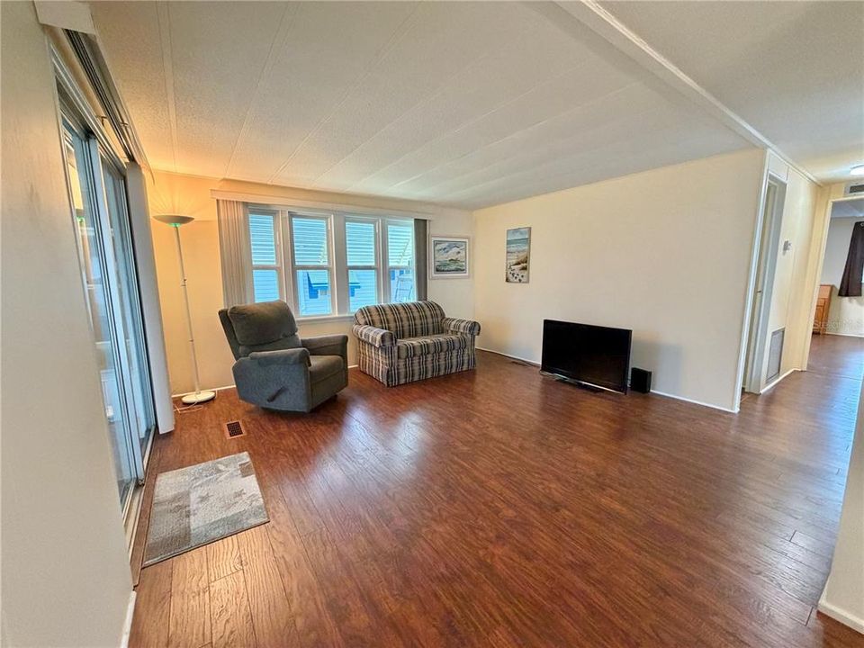 En Venta: $139,000 (2 camas, 2 baños, 864 Pies cuadrados)