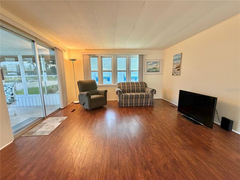 En Venta: $139,000 (2 camas, 2 baños, 864 Pies cuadrados)