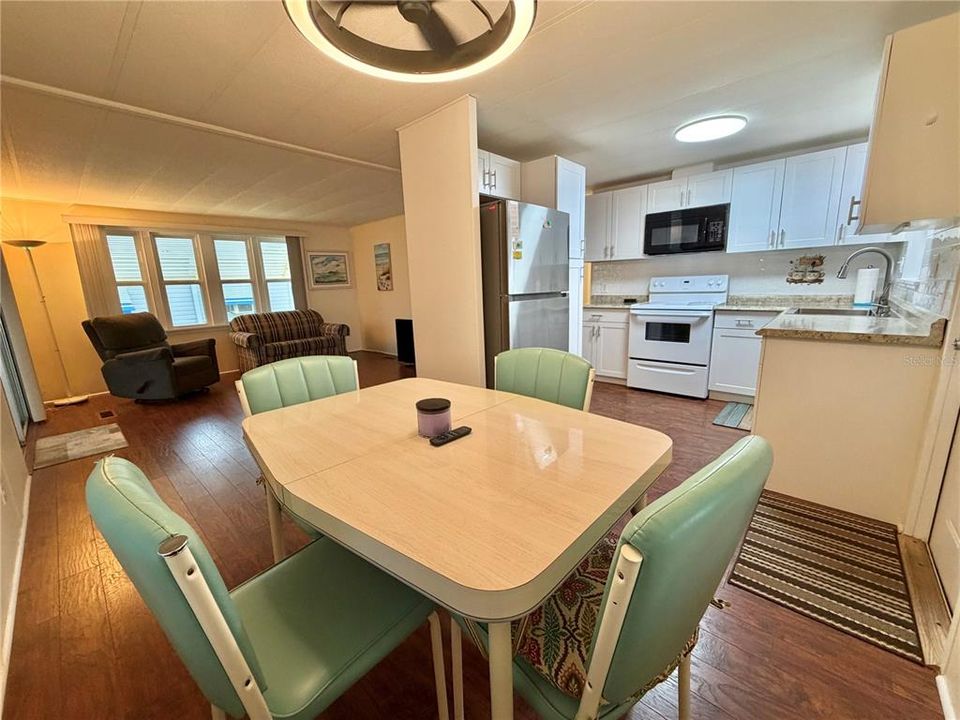 En Venta: $139,000 (2 camas, 2 baños, 864 Pies cuadrados)